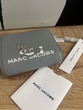 Marc Jacobs Gray Pebbled Leather Wallet with Bugs Bunny Graphic